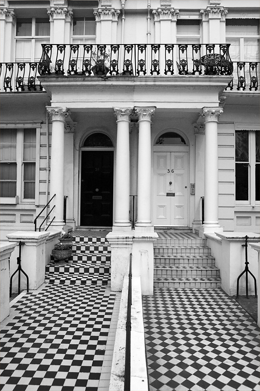black and white checkerboard courtyard walkways
