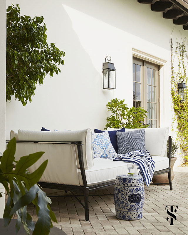 Naples Interior Designer Summer Thornton poolside lounge project in blue and white on a brick patio - www.summerthorntondesign.com