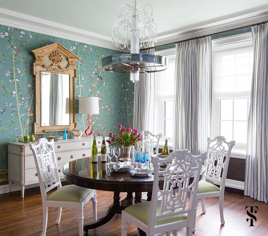 Dining room by interior designer Summer Thornton featuring F Schumacher Miles Redd Brighton Pavillion wallpaper. Summer Thornton Interior Design works on projects nationwide from her Chicago interior design office headquarters.