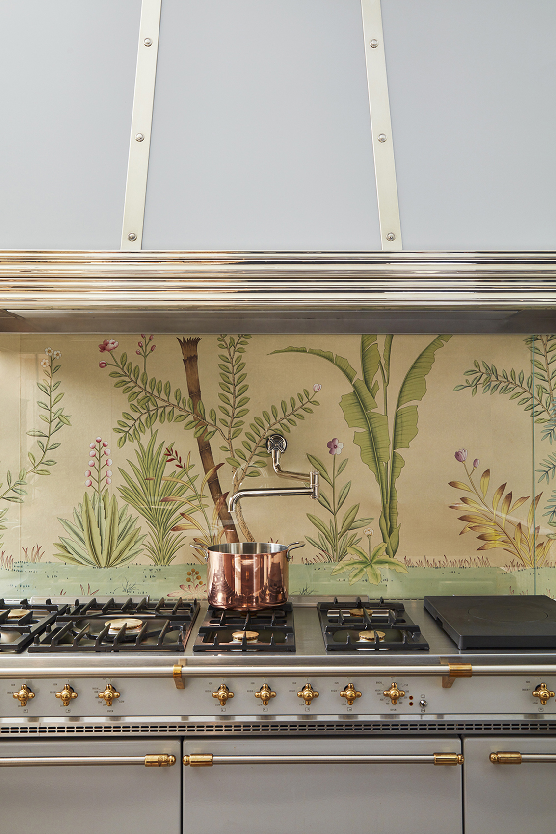 Kitchen design with de Gournay backsplash by Summer Thornton in a Naples FL Kitchen
